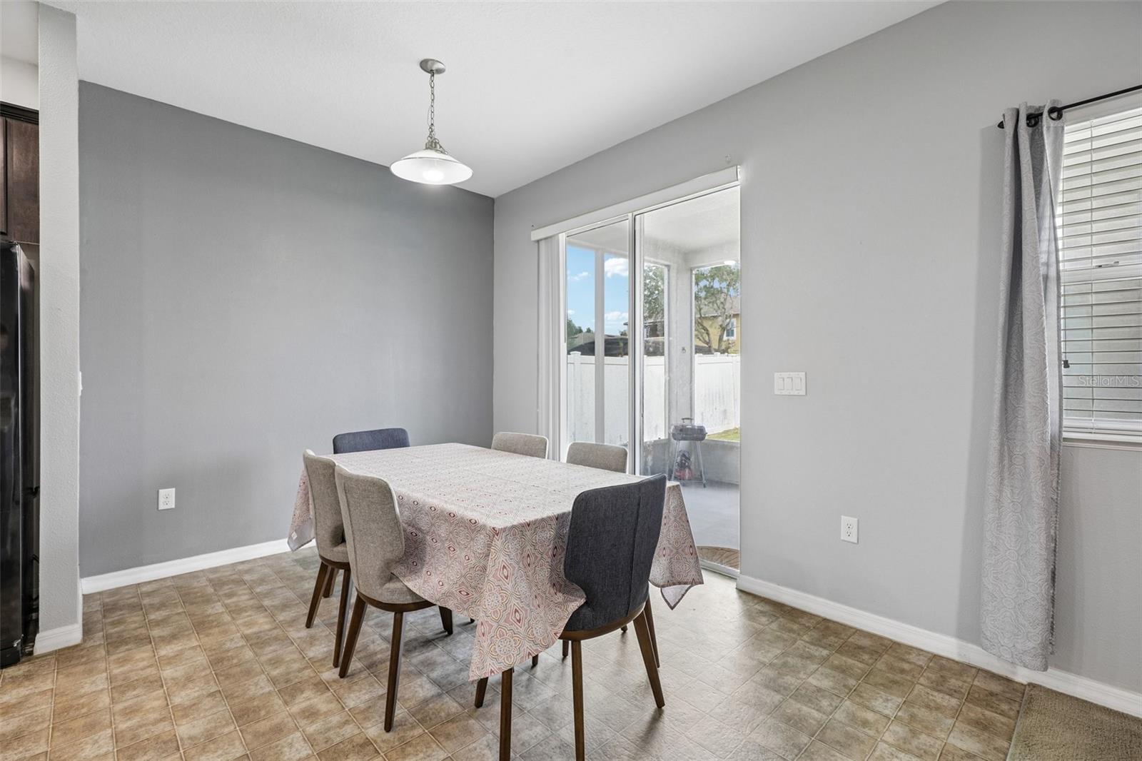 Image 4 of 22 For 954 Revere Avenue