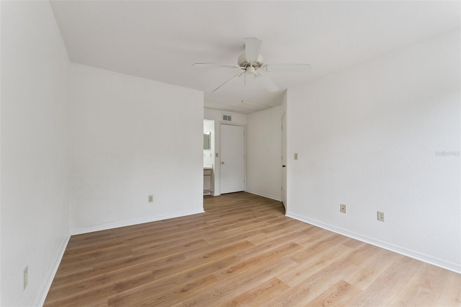 Image 13 of 24 For 7270 Westpointe Boulevard 931