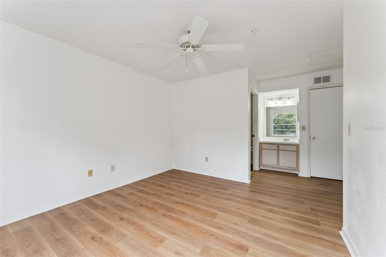 Image 14 of 24 For 7270 Westpointe Boulevard 931