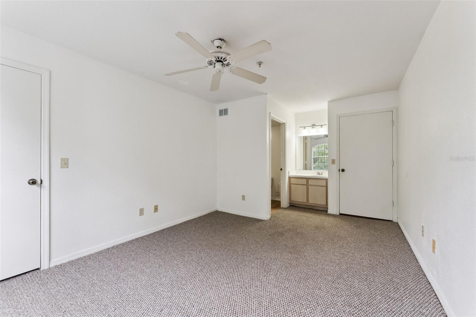 Image 18 of 24 For 7270 Westpointe Boulevard 931