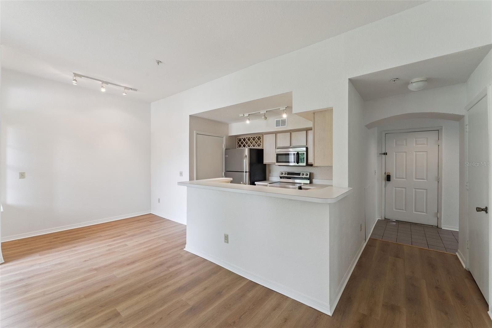 Image 8 of 24 For 7270 Westpointe Boulevard 931