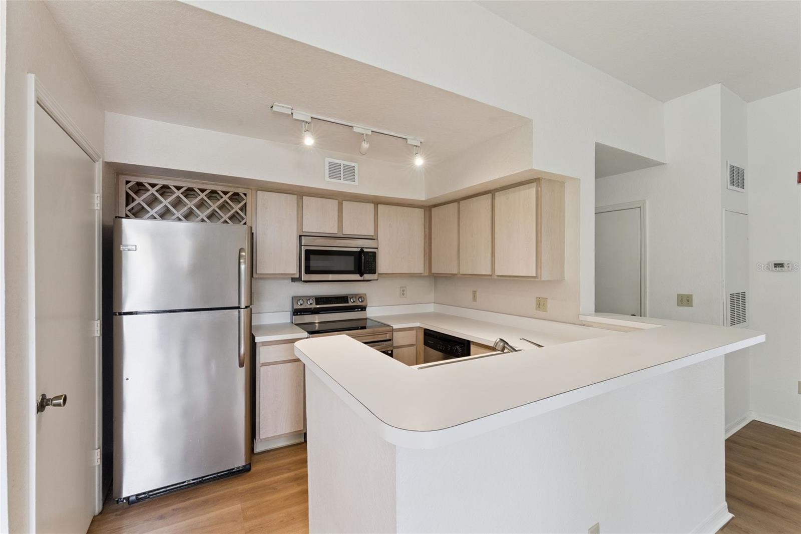 Image 9 of 24 For 7270 Westpointe Boulevard 931