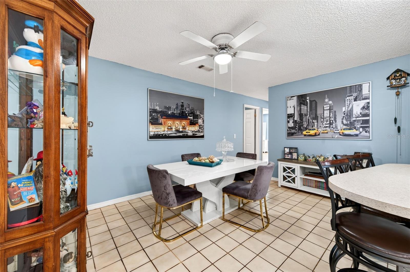 Image 10 of 32 For 250 Perth Avenue