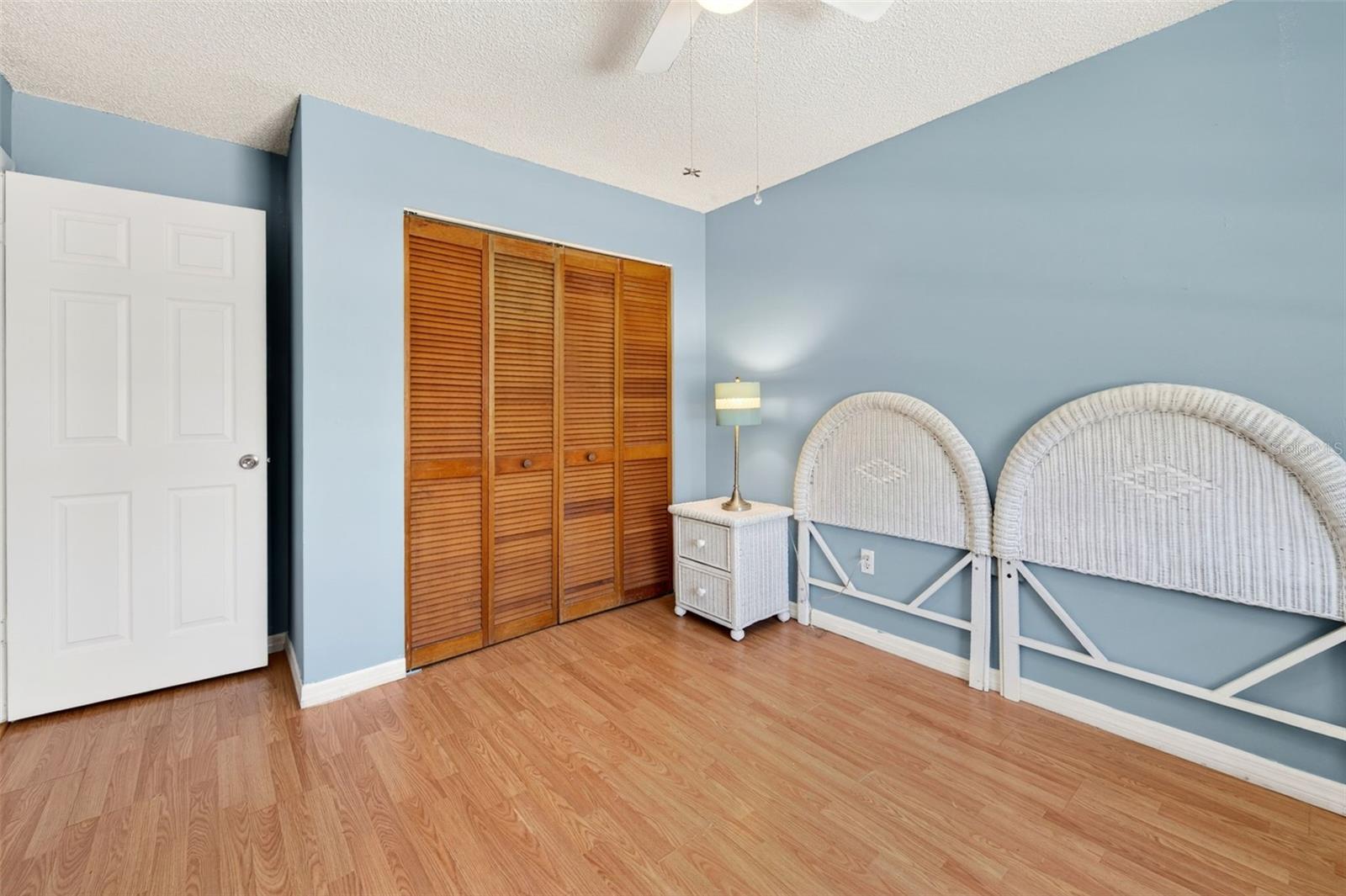 Image 15 of 32 For 250 Perth Avenue