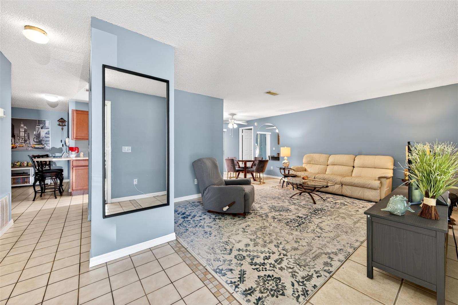 Image 3 of 32 For 250 Perth Avenue