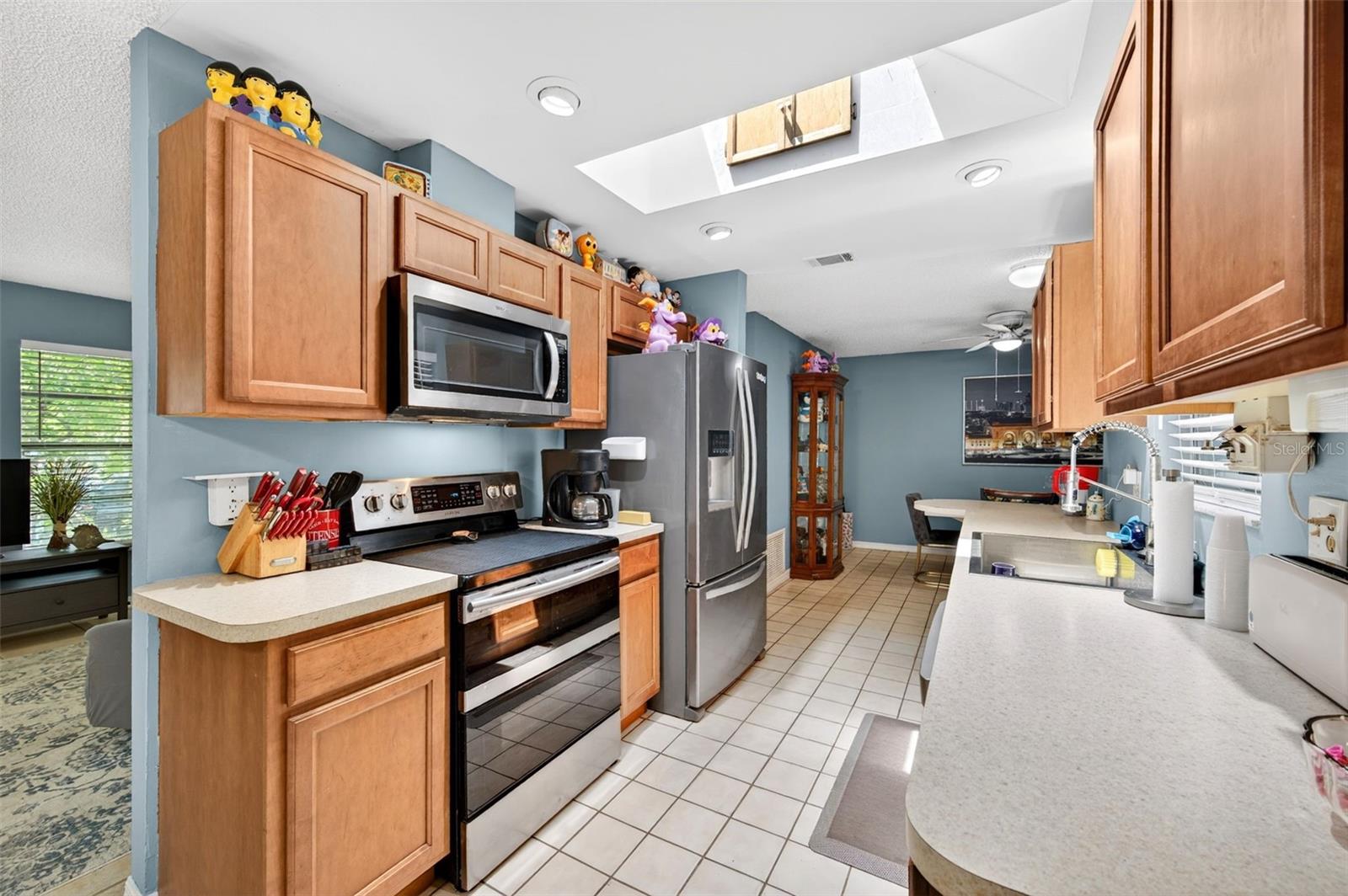 Image 5 of 32 For 250 Perth Avenue