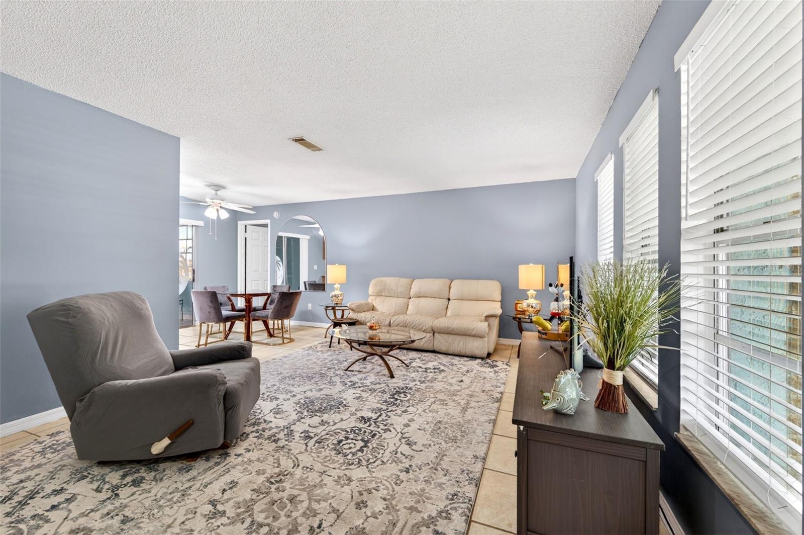 Image 6 of 32 For 250 Perth Avenue