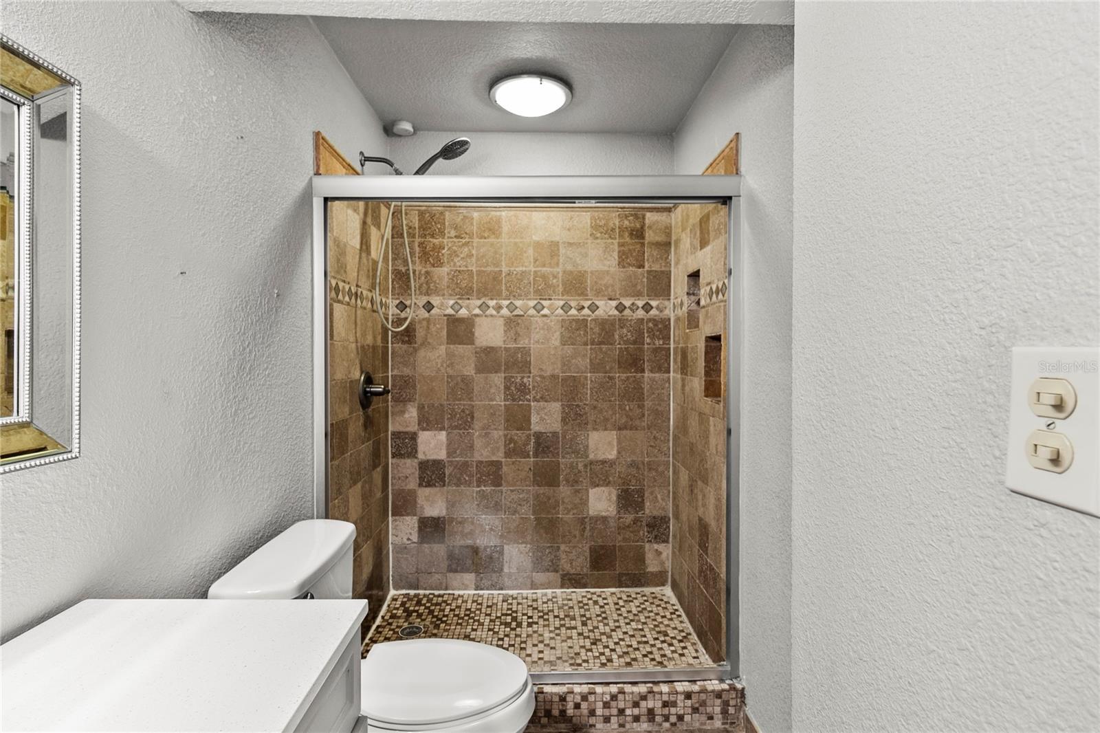 Image 11 of 15 For 2547 Alafaya Trail 92