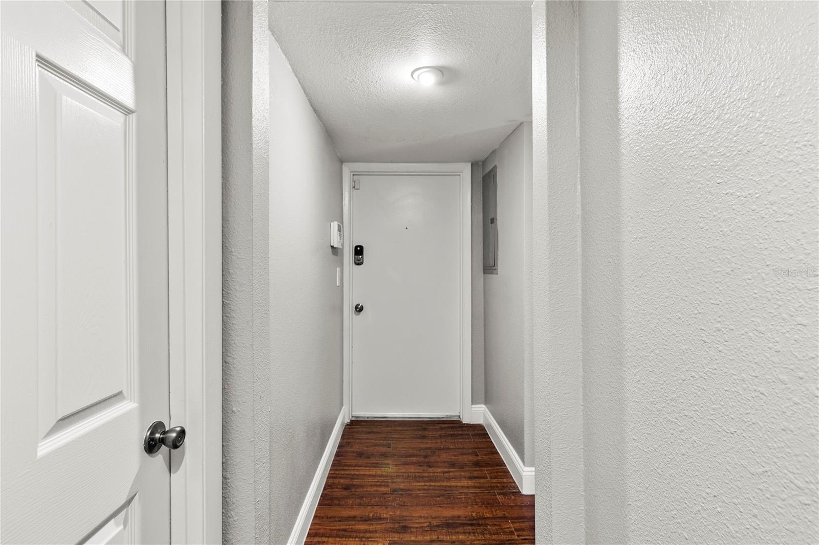 Image 3 of 15 For 2547 Alafaya Trail 92