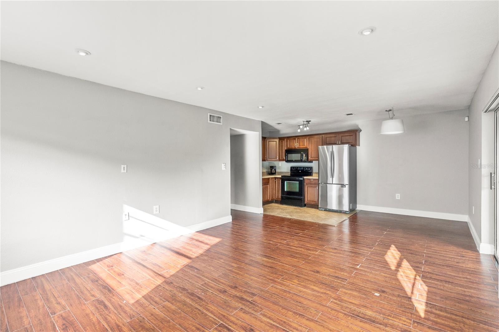 Image 5 of 15 For 2547 Alafaya Trail 92