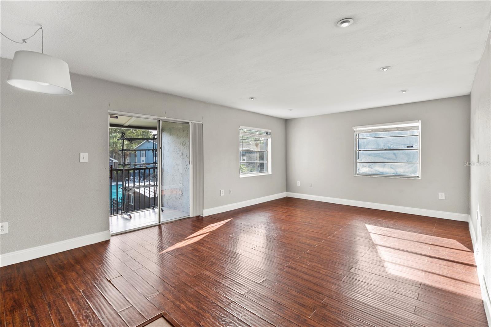 Image 7 of 15 For 2547 Alafaya Trail 92