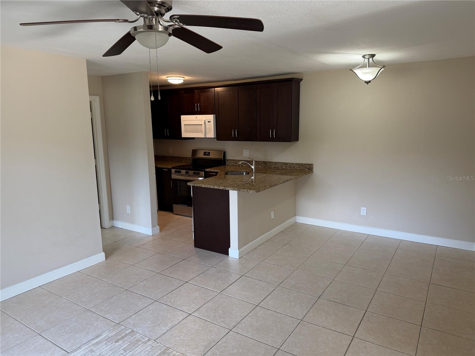 Image 4 of 19 For 6004 Westgate Drive 102