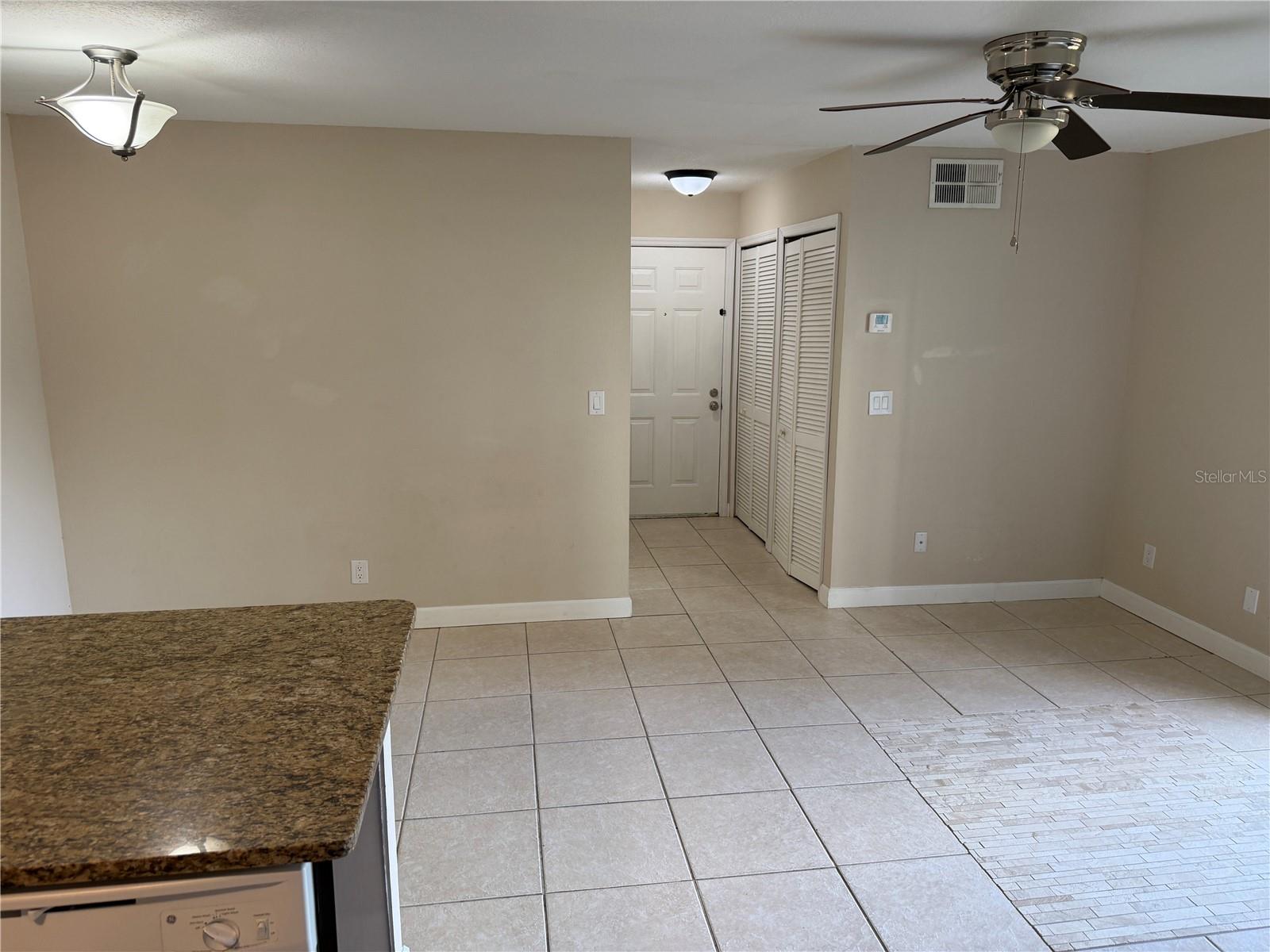 Image 7 of 19 For 6004 Westgate Drive 102