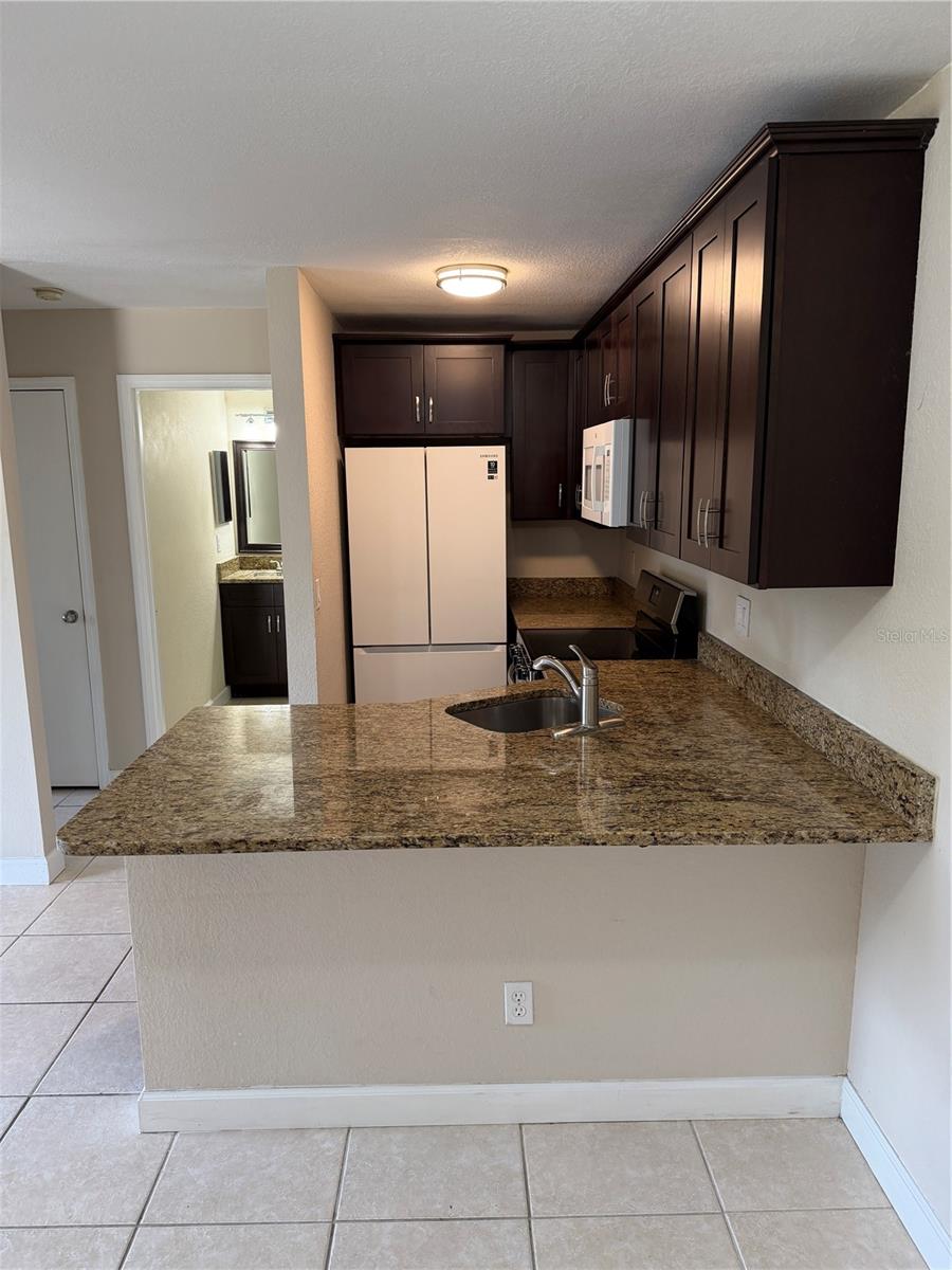 Image 8 of 19 For 6004 Westgate Drive 102