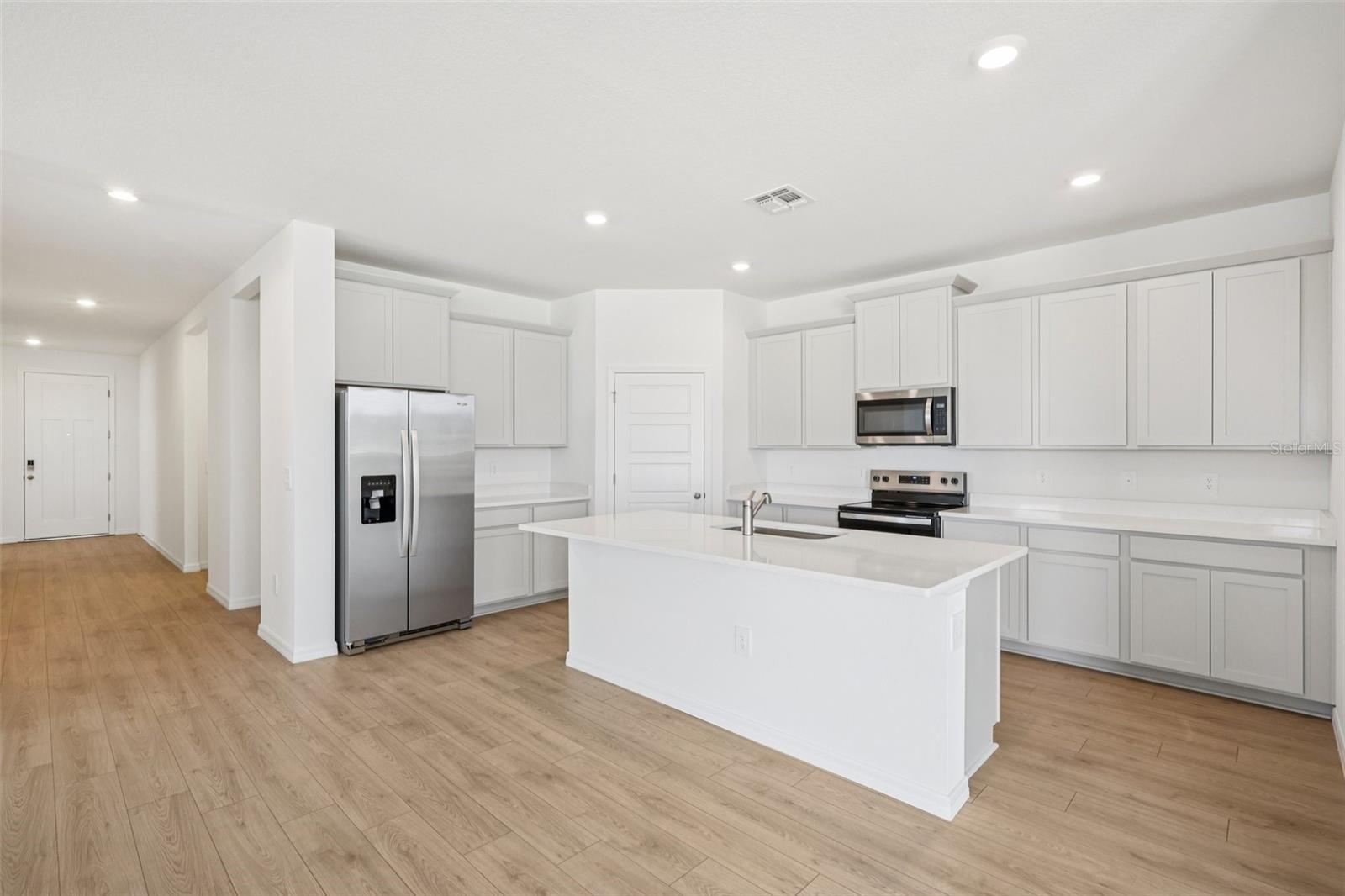 Image 10 of 35 For 4664 Barberry Avenue