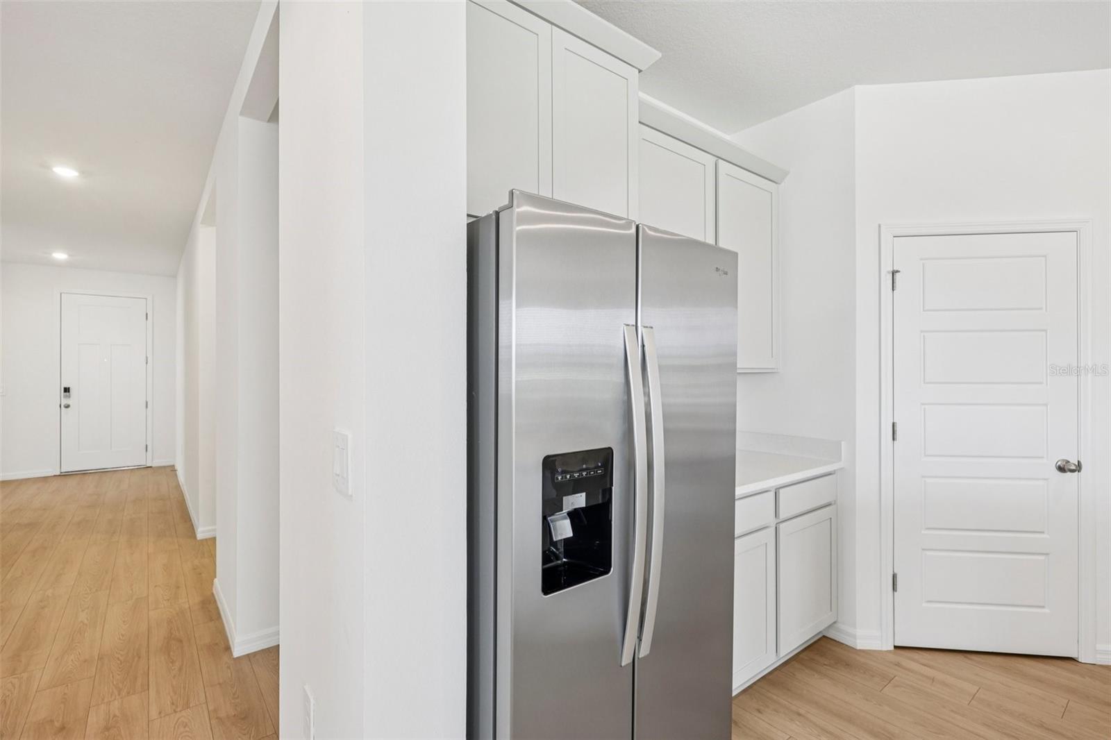 Image 11 of 35 For 4664 Barberry Avenue