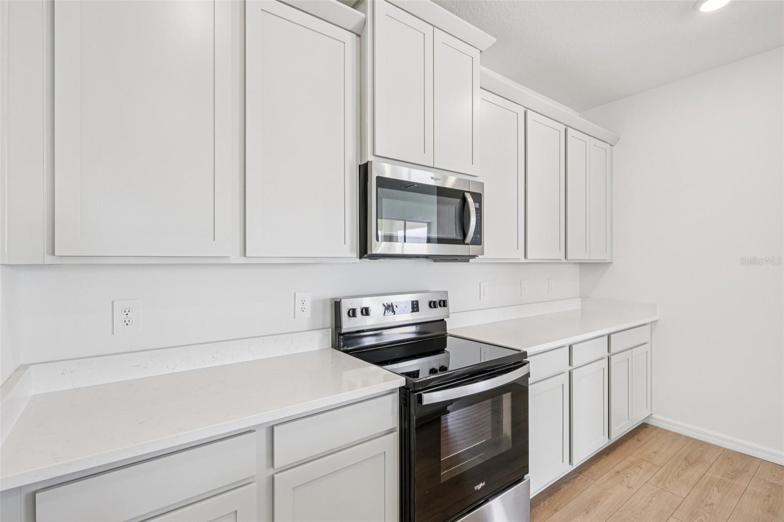 Image 14 of 35 For 4664 Barberry Avenue