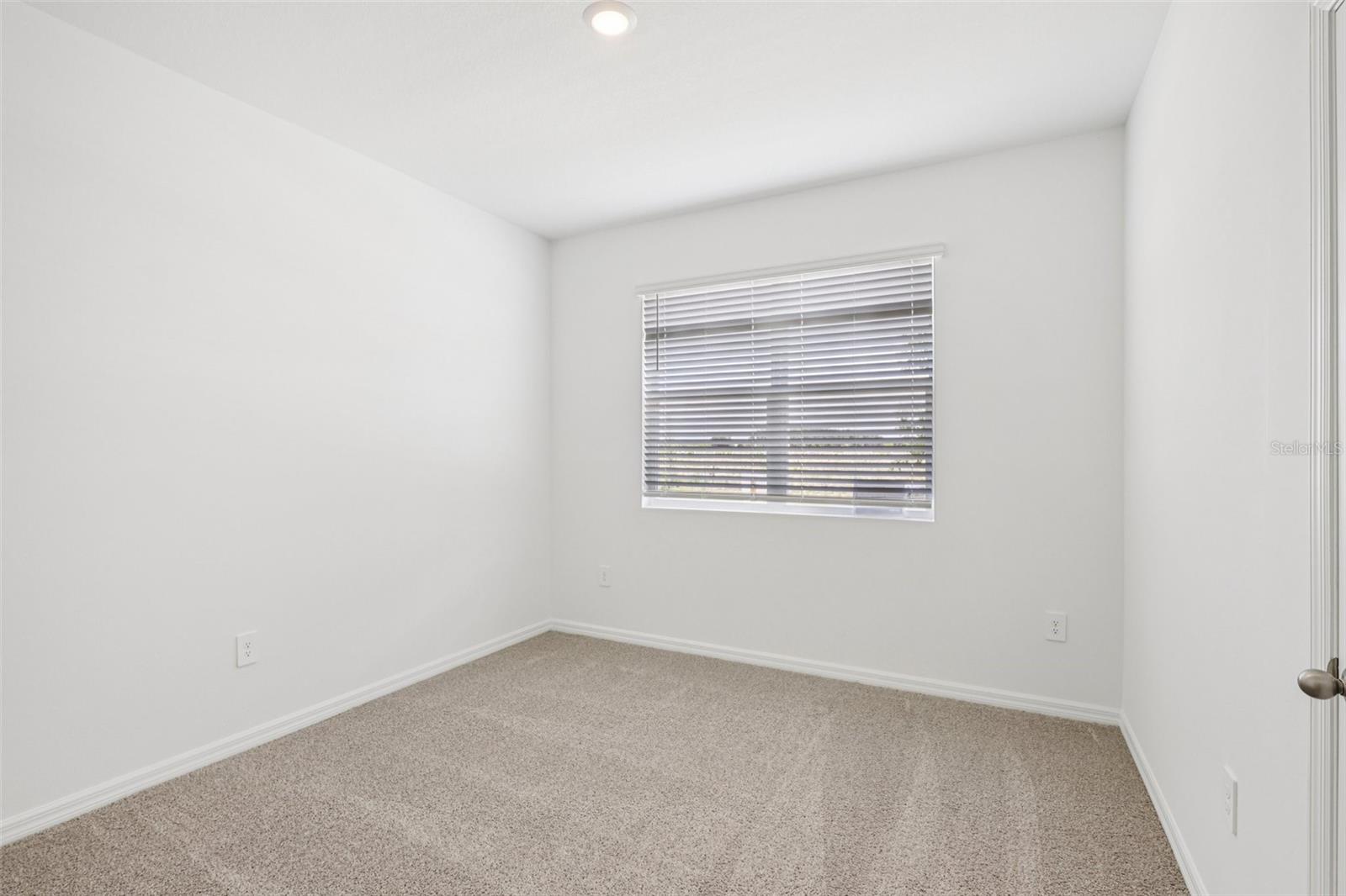 Image 16 of 35 For 4664 Barberry Avenue