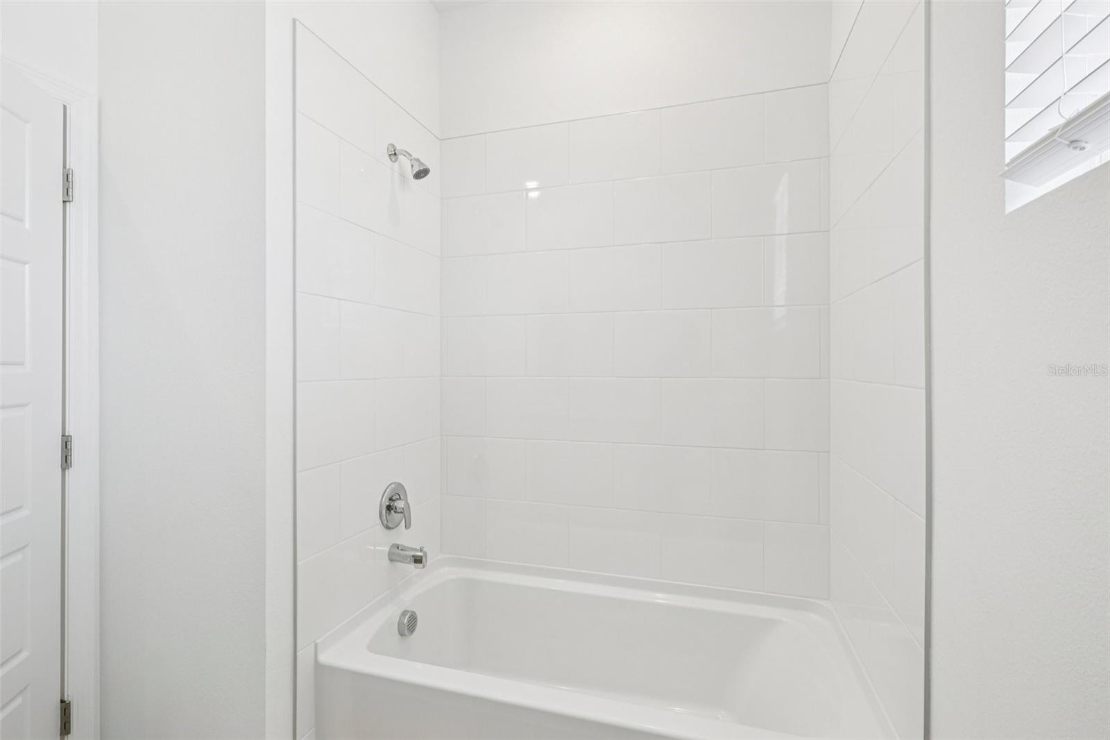 Image 19 of 35 For 4664 Barberry Avenue