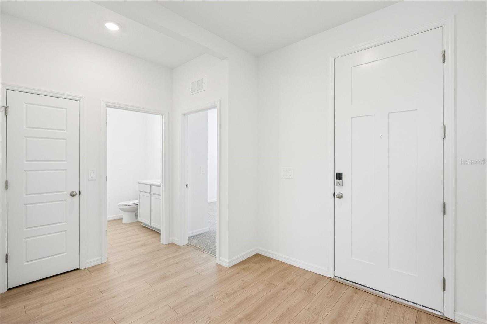 Image 2 of 35 For 4664 Barberry Avenue