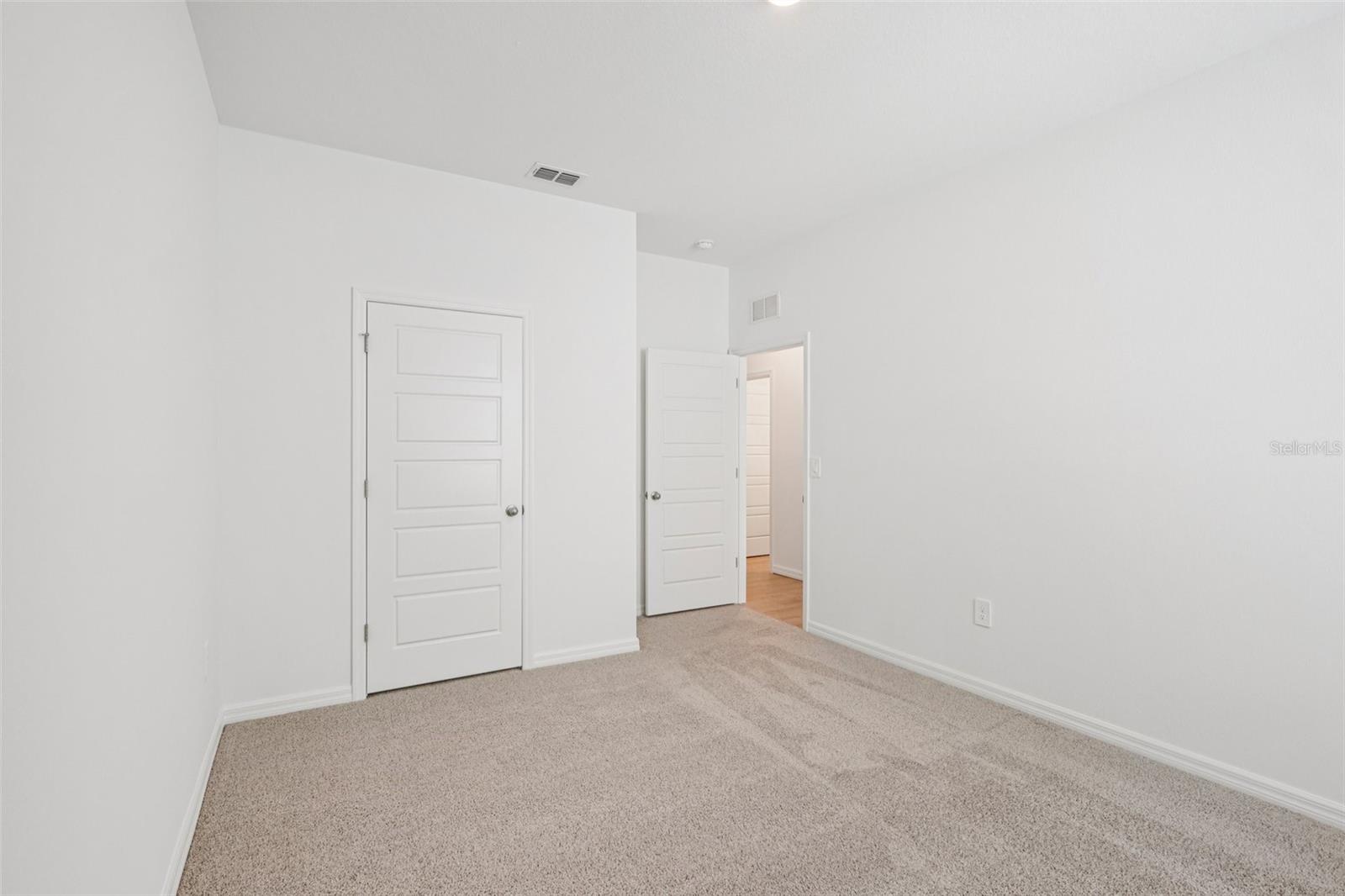 Image 23 of 35 For 4664 Barberry Avenue