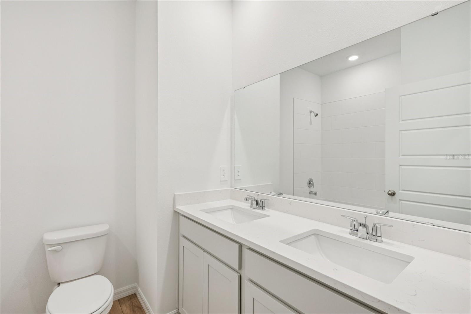 Image 24 of 35 For 4664 Barberry Avenue