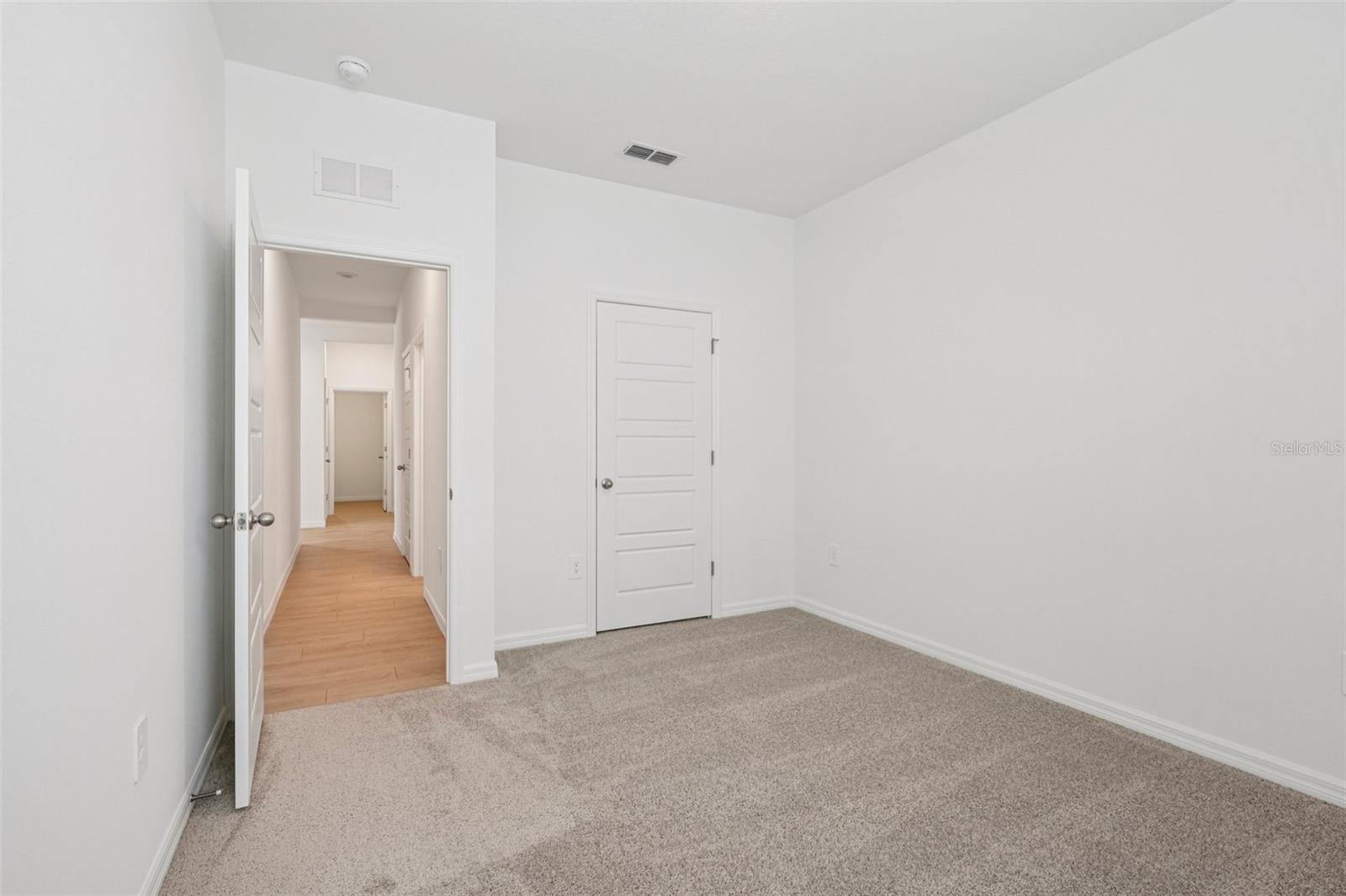 Image 27 of 35 For 4664 Barberry Avenue