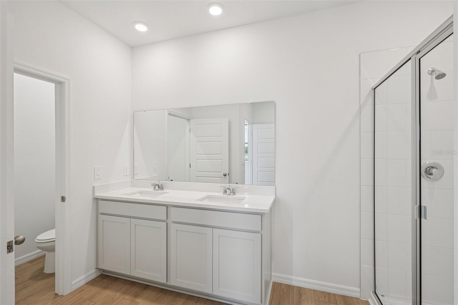 Image 32 of 35 For 4664 Barberry Avenue