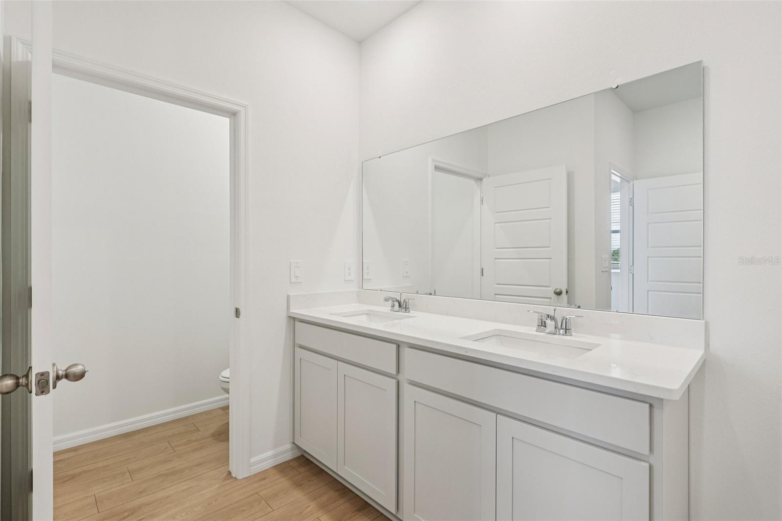 Image 33 of 35 For 4664 Barberry Avenue