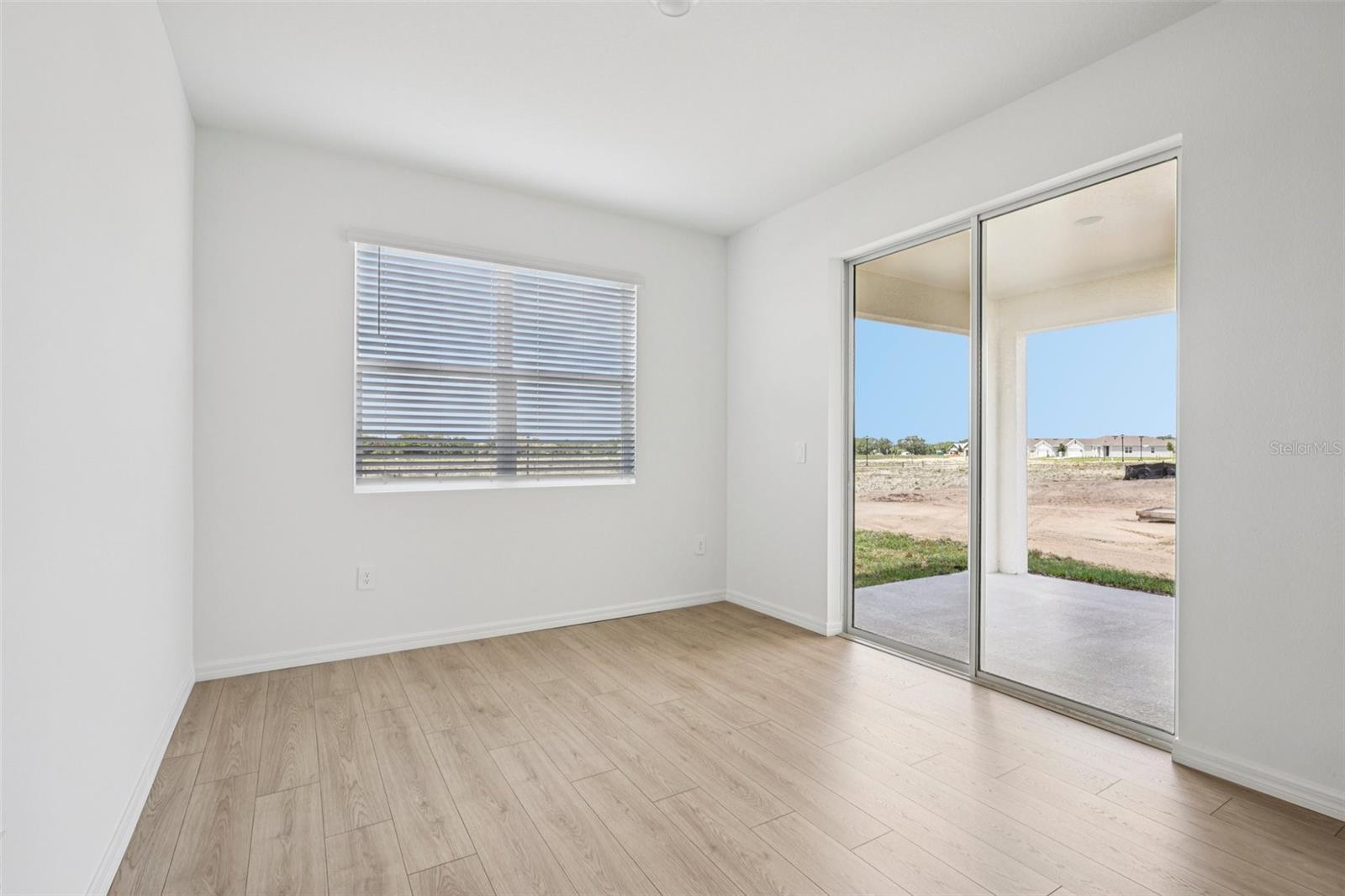 Image 8 of 35 For 4664 Barberry Avenue