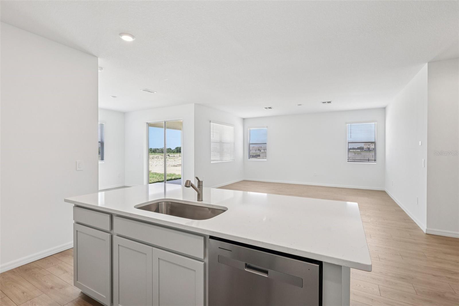 Image 9 of 35 For 4664 Barberry Avenue