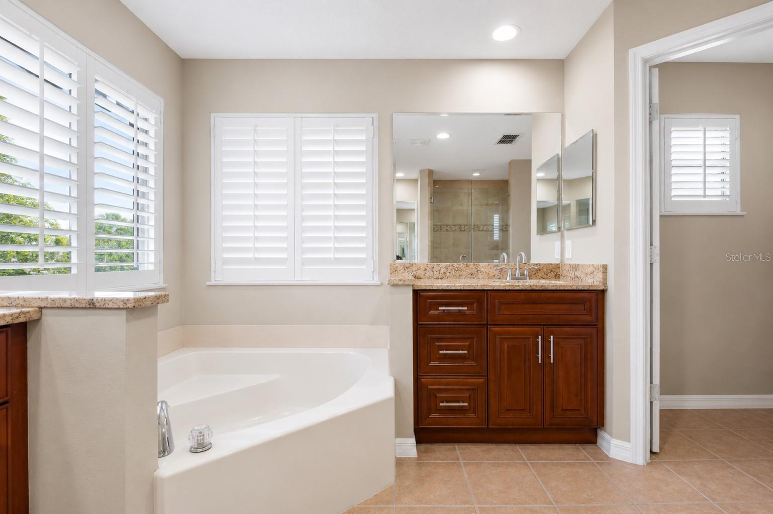 Image 18 of 33 For 6568 Bayboro Court