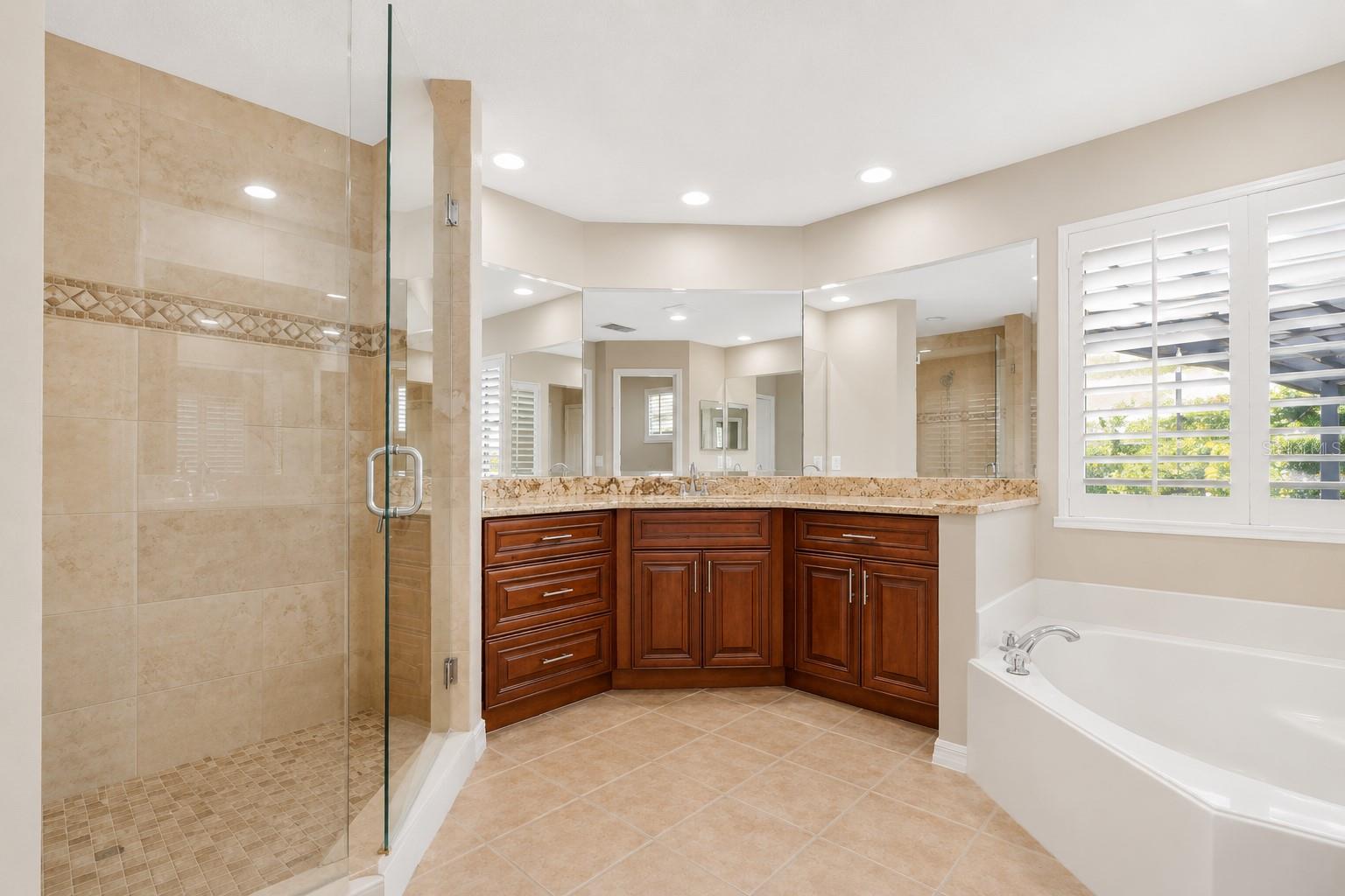 Image 20 of 33 For 6568 Bayboro Court