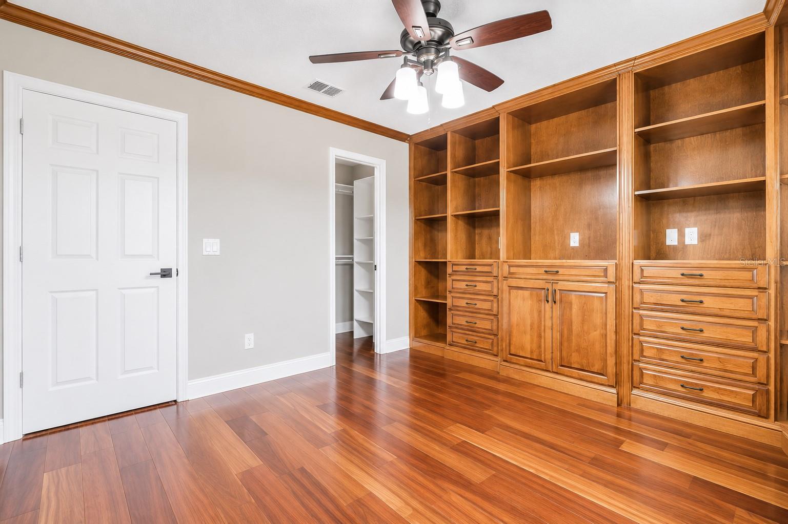 Image 23 of 33 For 6568 Bayboro Court