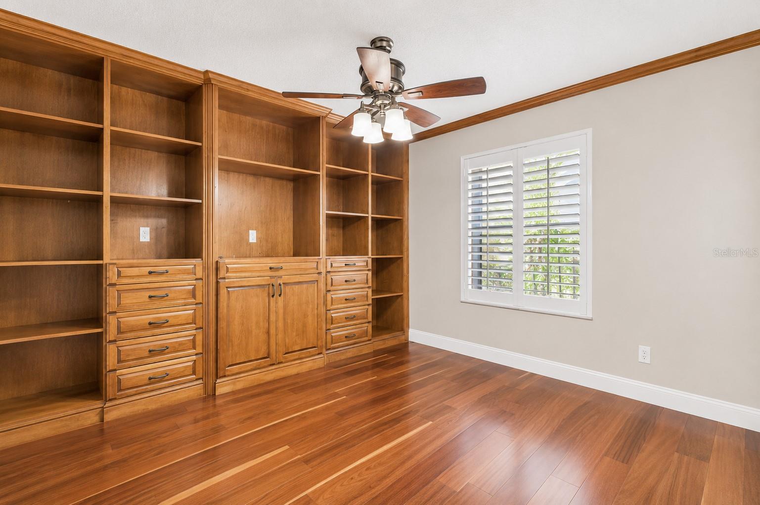 Image 24 of 33 For 6568 Bayboro Court