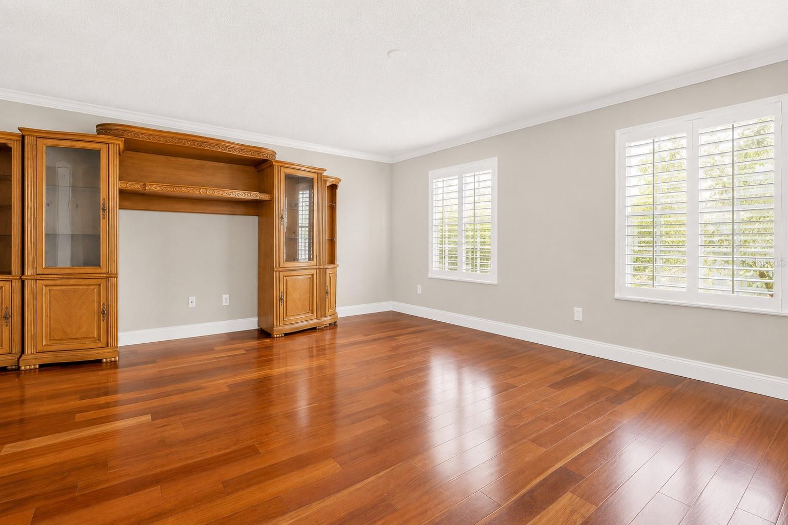 Image 29 of 33 For 6568 Bayboro Court