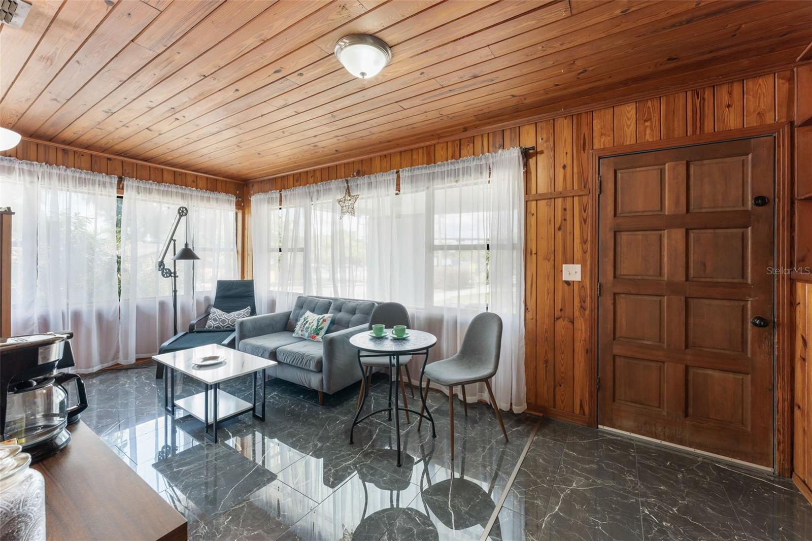 Image 11 of 48 For 715 Beacon Road