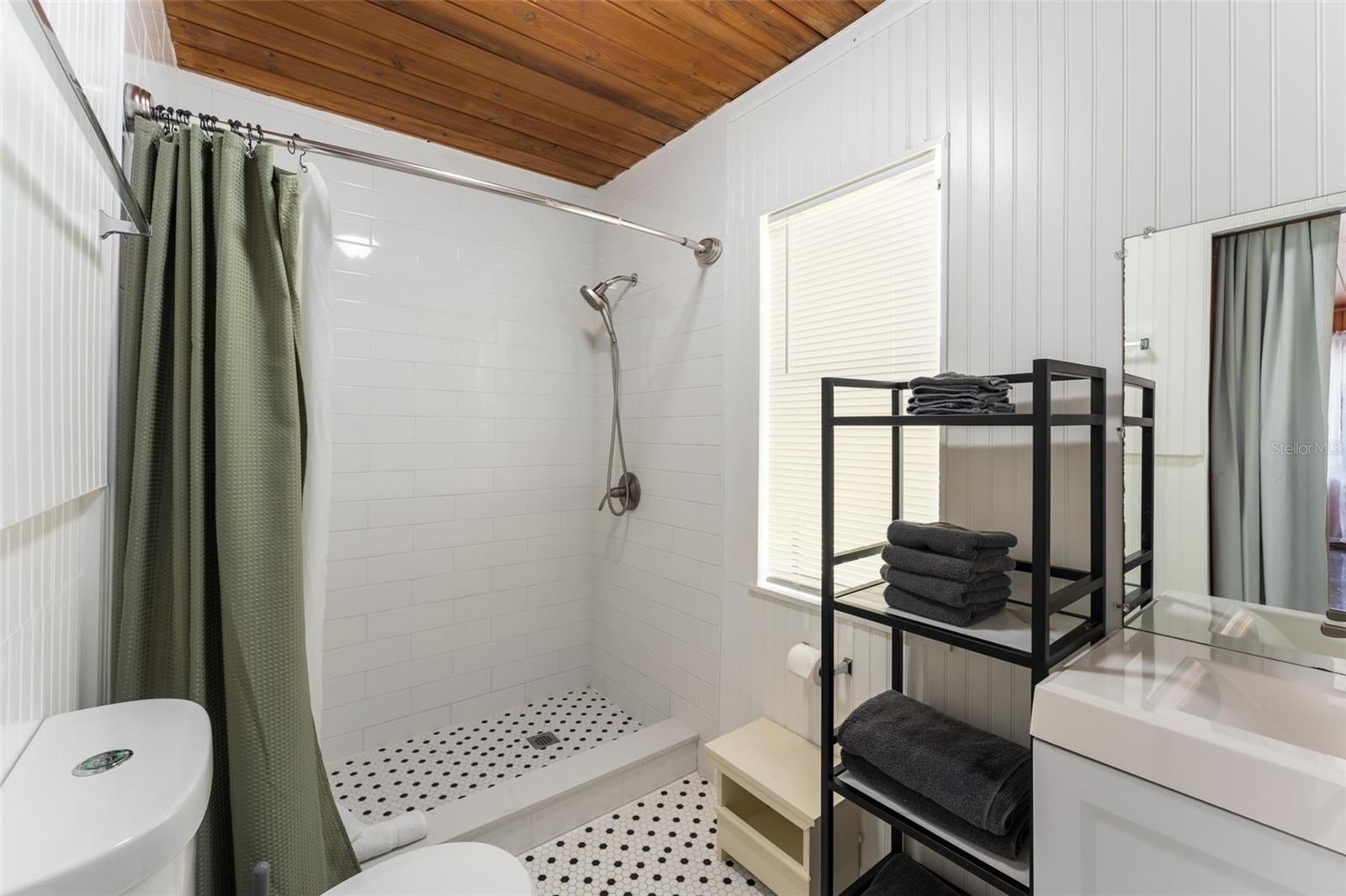 Image 12 of 48 For 715 Beacon Road