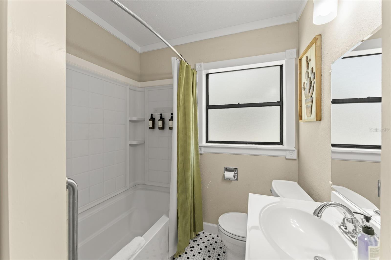 Image 23 of 48 For 715 Beacon Road