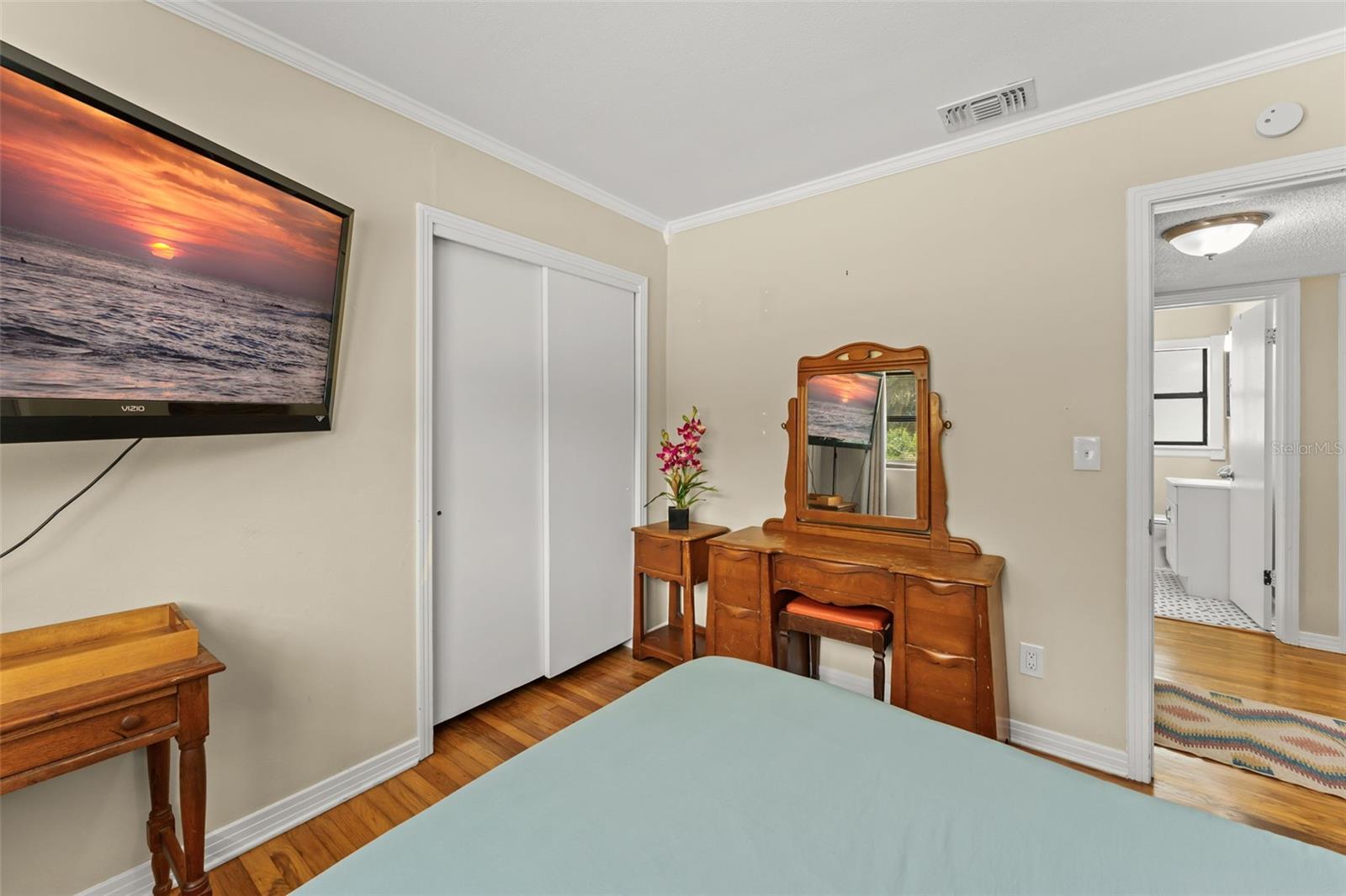 Image 27 of 48 For 715 Beacon Road