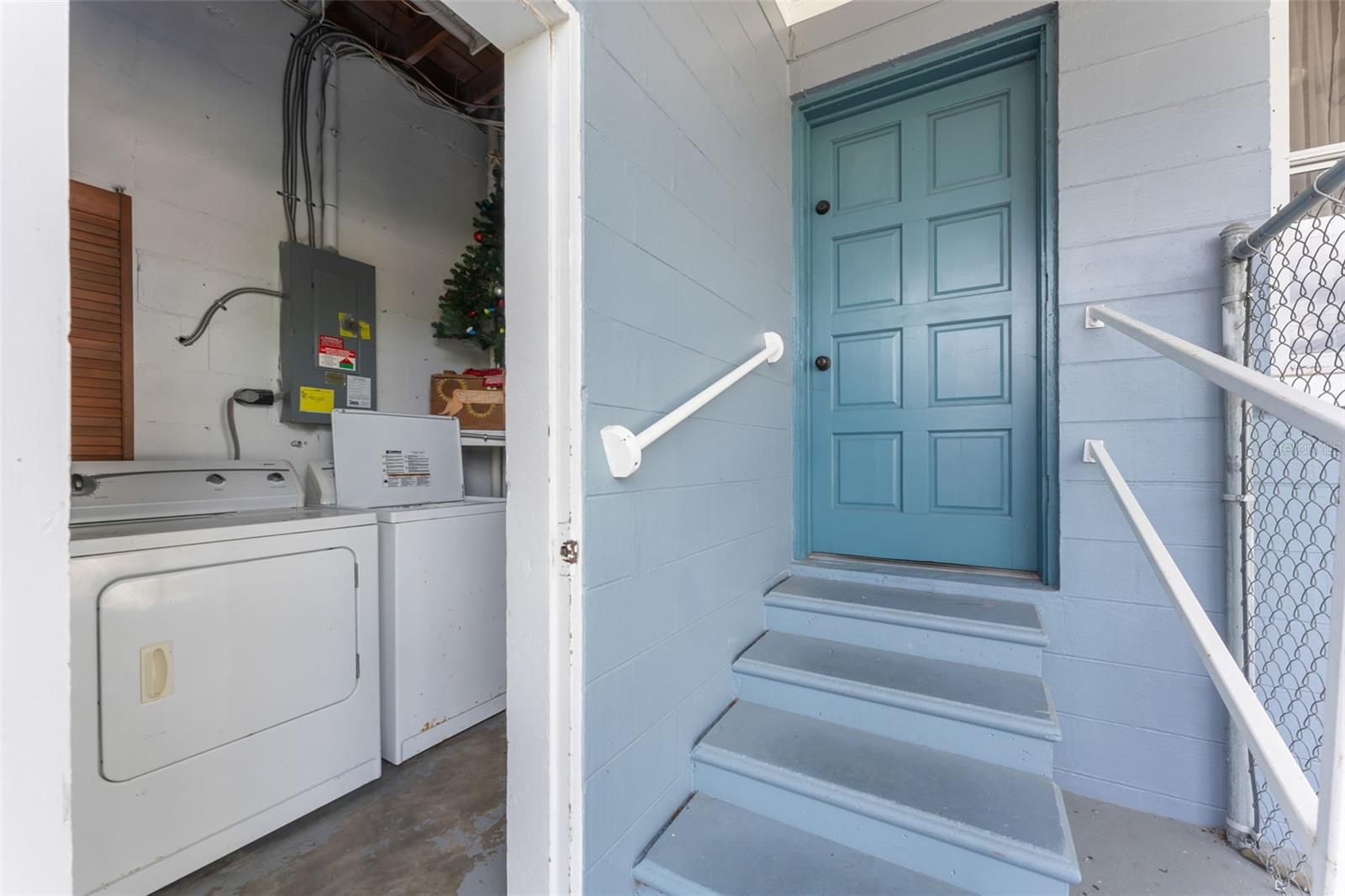 Image 28 of 48 For 715 Beacon Road