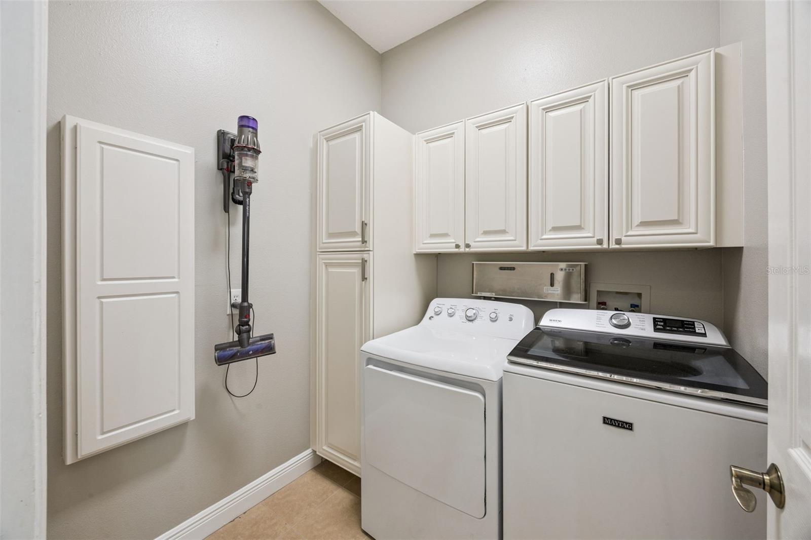 Image 27 of 39 For 14468 Salinger Road