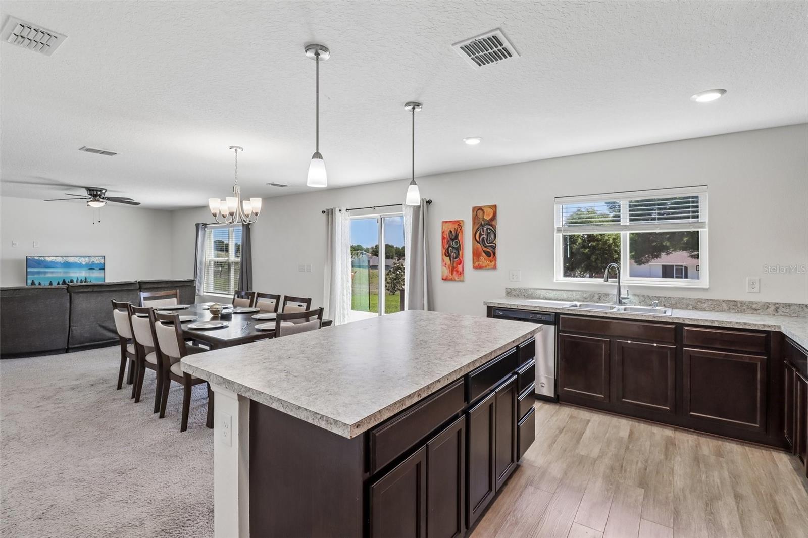 Image 7 of 27 For 2082 Ficus Street