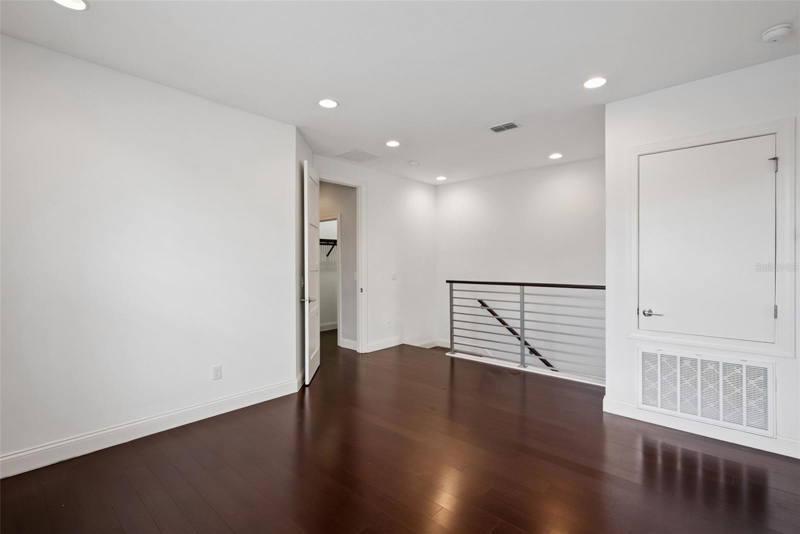 Image 13 of 66 For 2505 Depauw Avenue