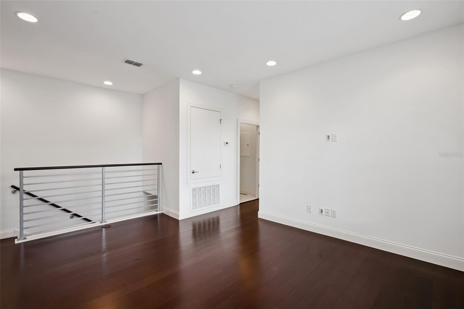 Image 14 of 66 For 2505 Depauw Avenue