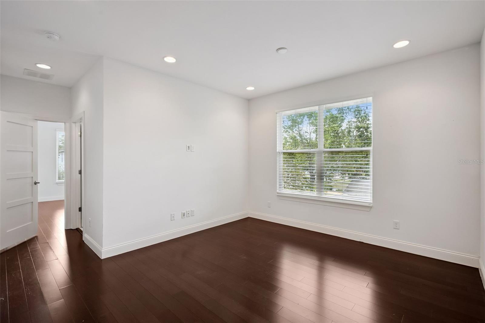 Image 23 of 66 For 2505 Depauw Avenue