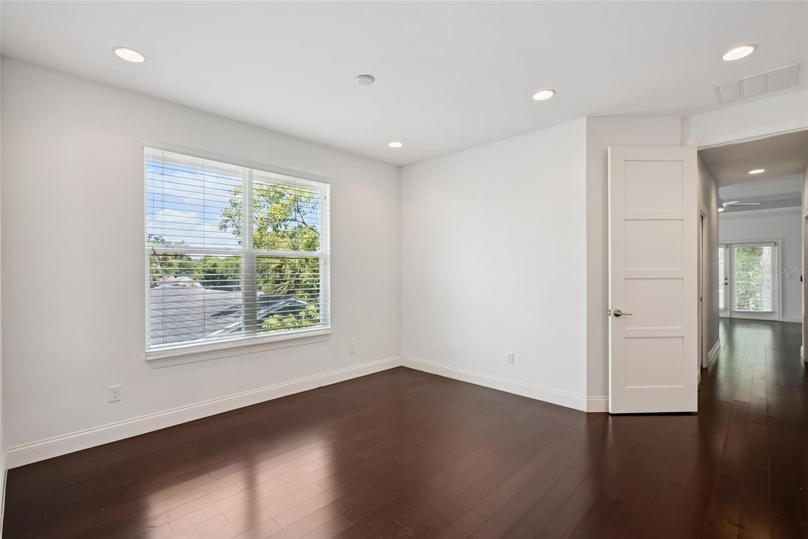 Image 24 of 66 For 2505 Depauw Avenue