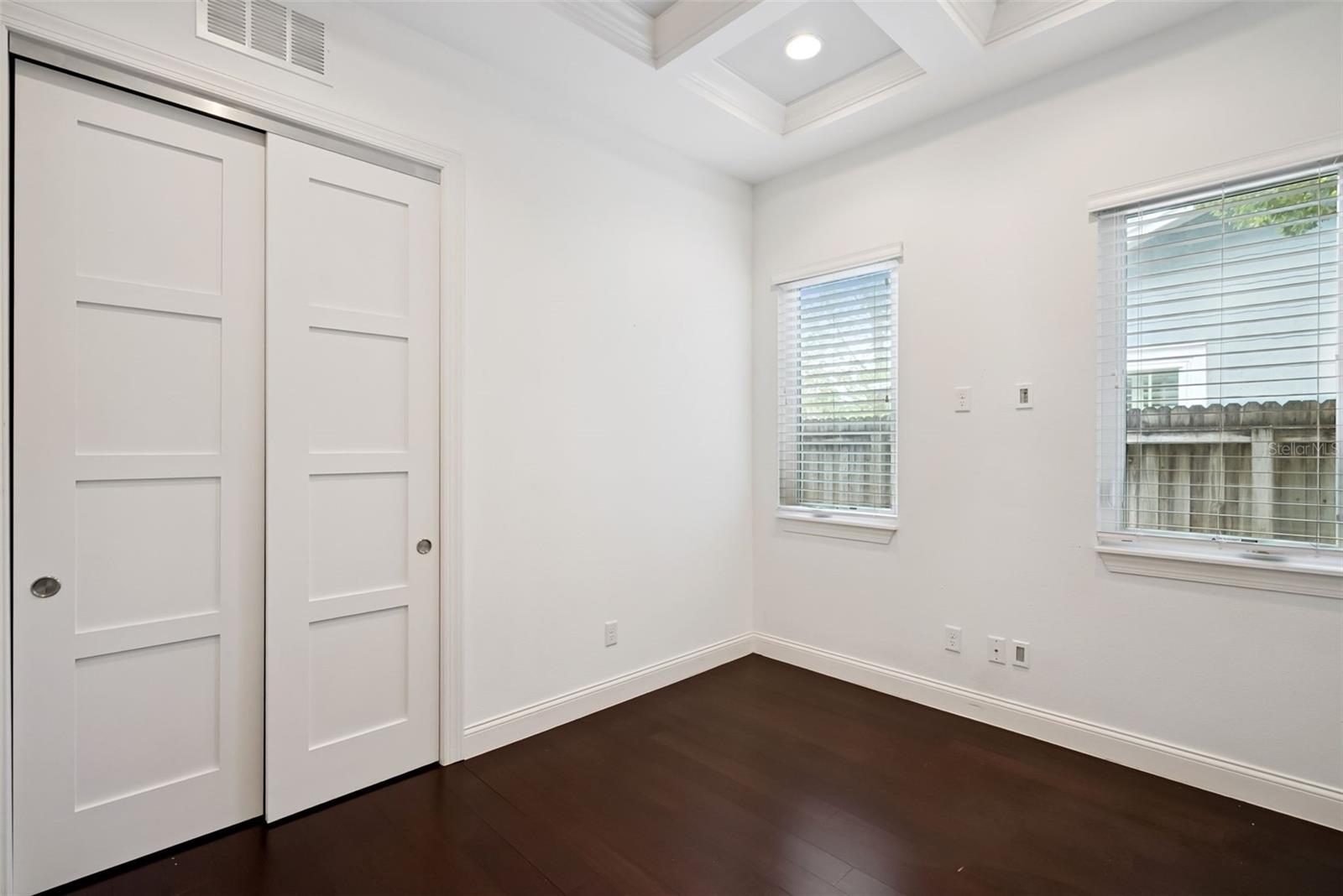 Image 25 of 66 For 2505 Depauw Avenue