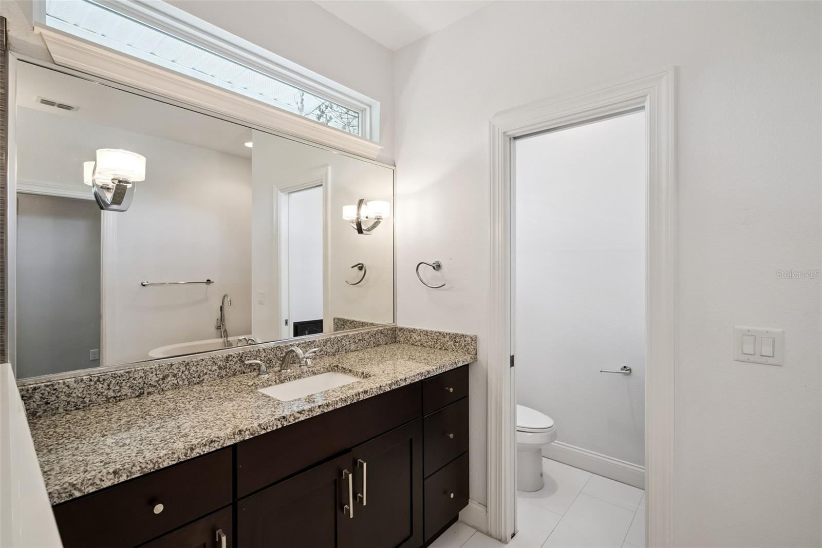 Image 29 of 66 For 2505 Depauw Avenue