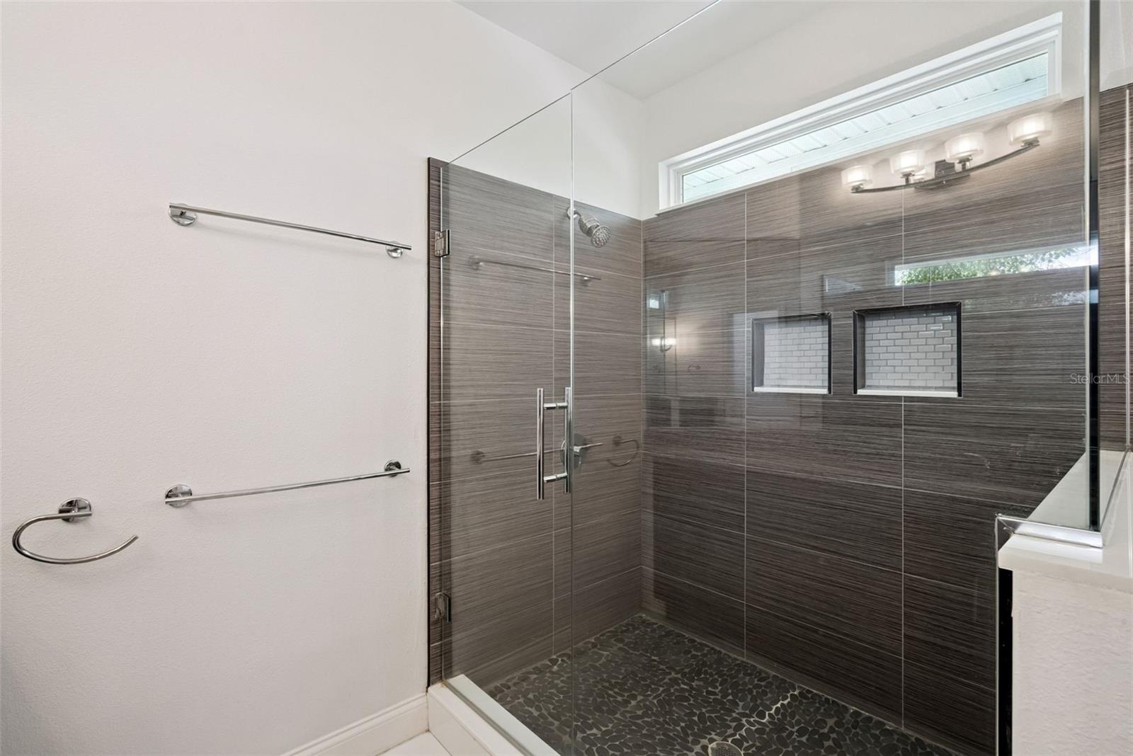 Image 31 of 66 For 2505 Depauw Avenue